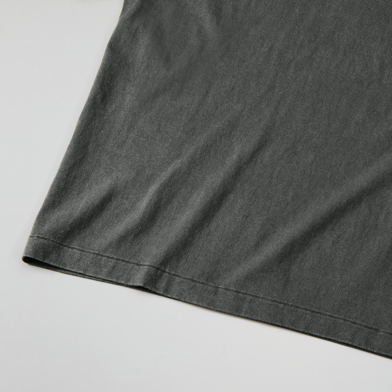 裾口はシングルステッチ始末(天地引き)