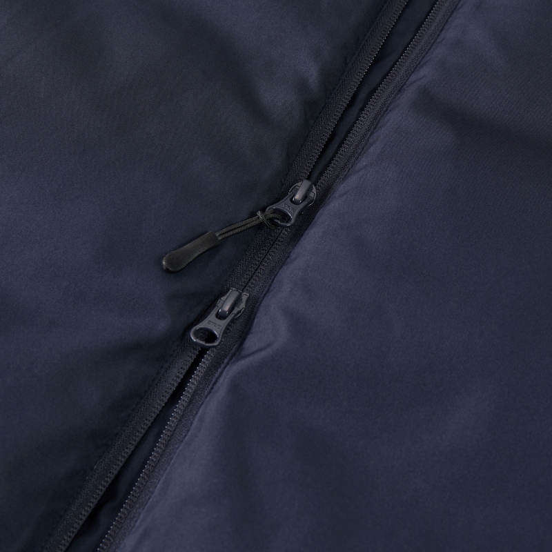 ファスナーはYKK社製 DALH型ダブルスライダー