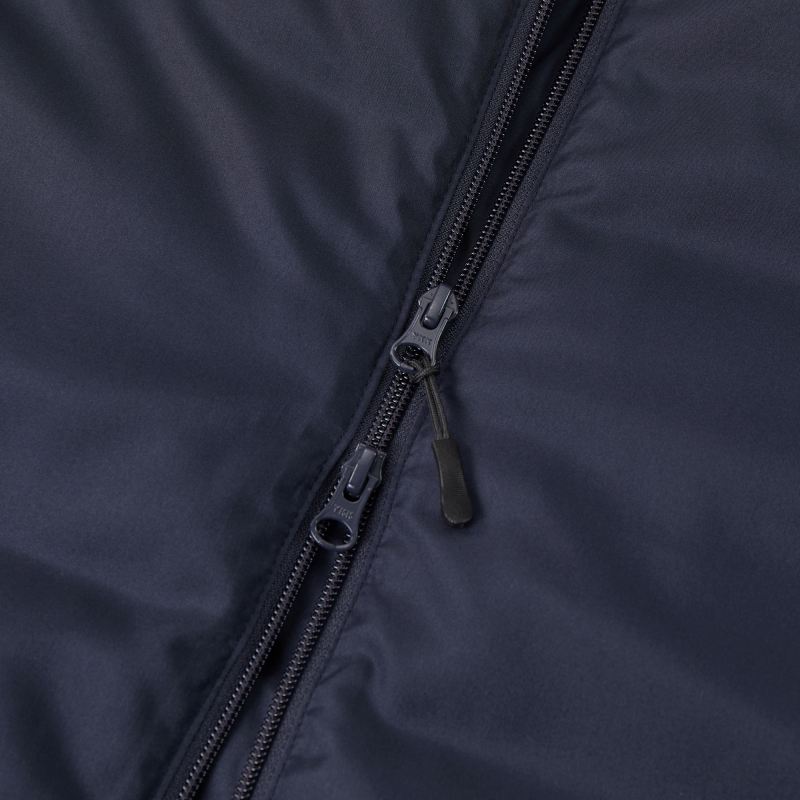 ファスナーはYKK社製 DALH型ダブルスライダー