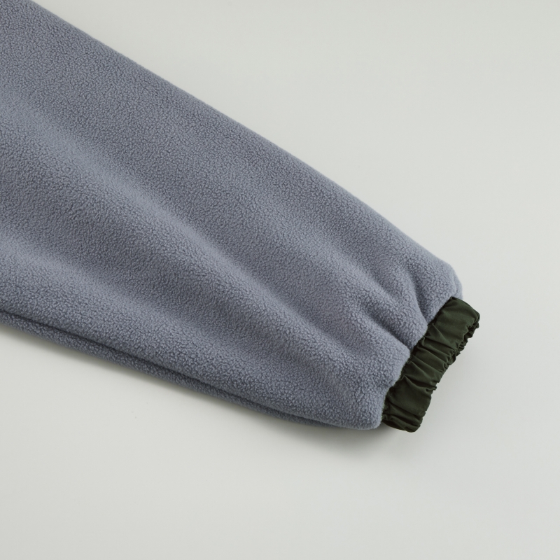 袖口はナイロンのシャーリング仕様(両面)